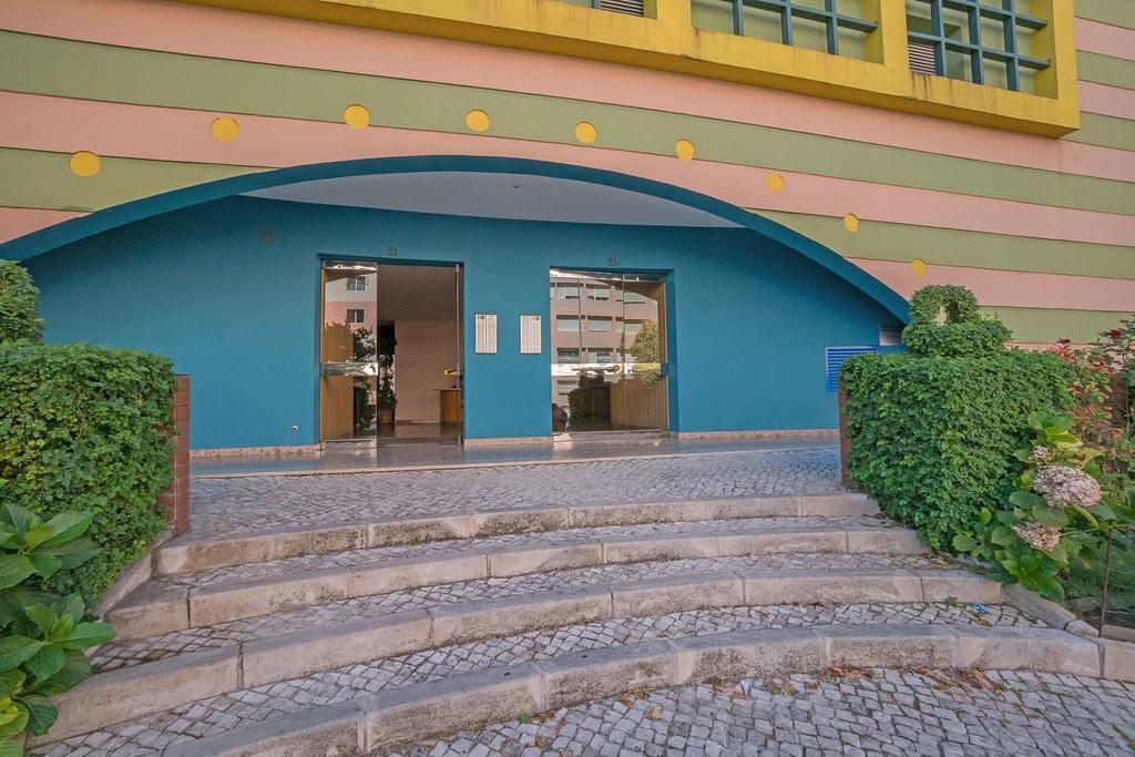 1-Minute Walk To The Metro And 2 To The Supermarket Lisboa Exterior foto