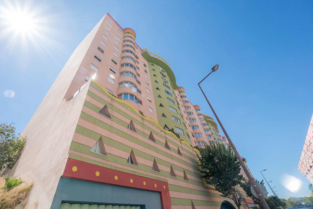 1-Minute Walk To The Metro And 2 To The Supermarket Lisboa Exterior foto